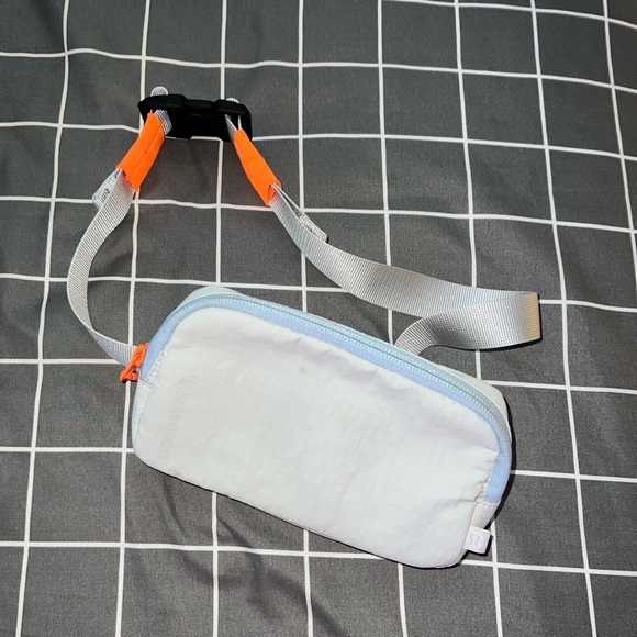 Lululemon Mini Belt Bag in the Color Vapor - Picture 2 of 4